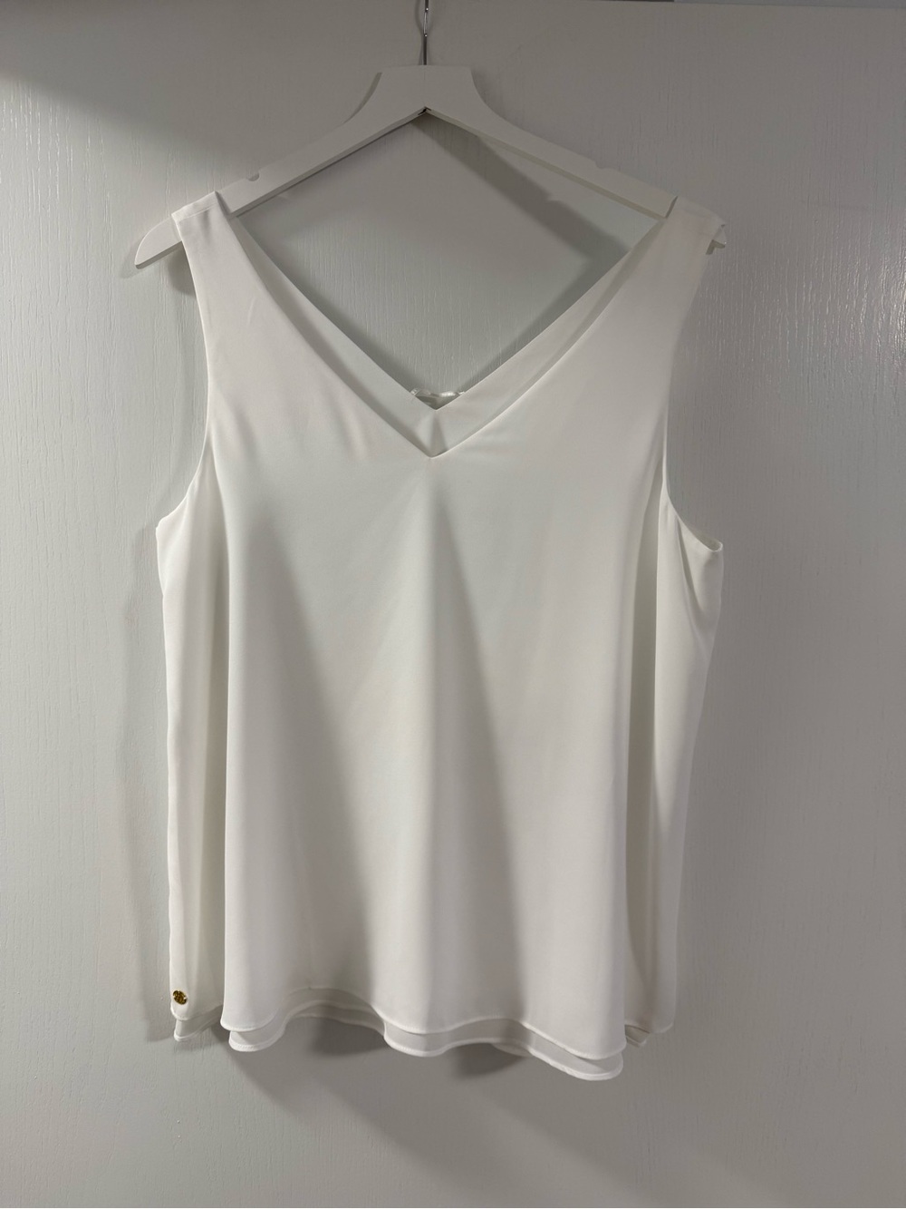 Lilly Pulitzer White V-Neck Sleeveless Camisole